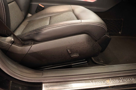 Mercedes-Benz E250 12 of 30