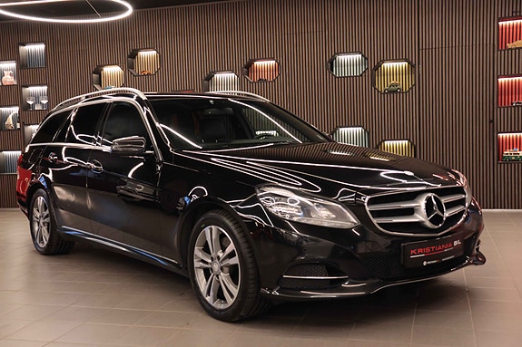 Mercedes-Benz E250 3 of 30