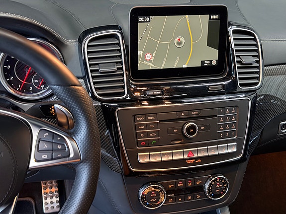 Mercedes-Benz GLS63 19 of 23