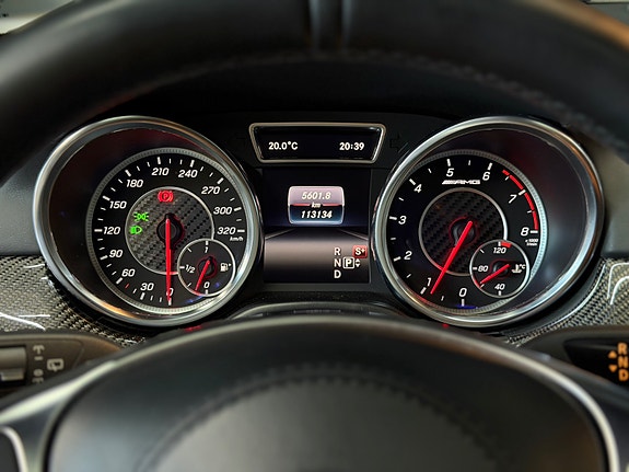 Mercedes-Benz GLS63 18 of 23