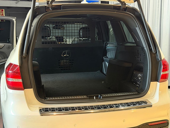 Mercedes-Benz GLS63 23 of 23