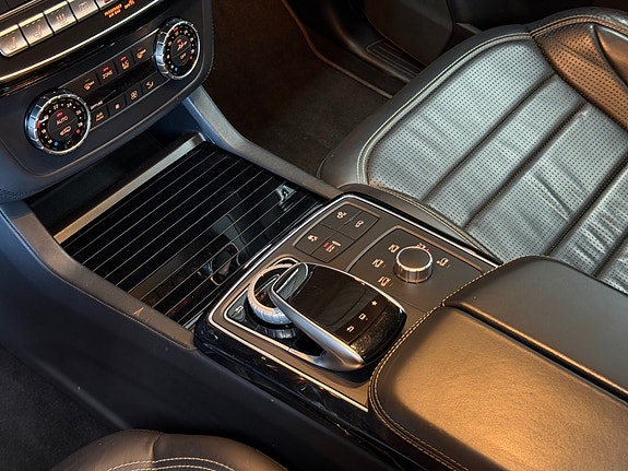 Mercedes-Benz GLS63 20 of 23