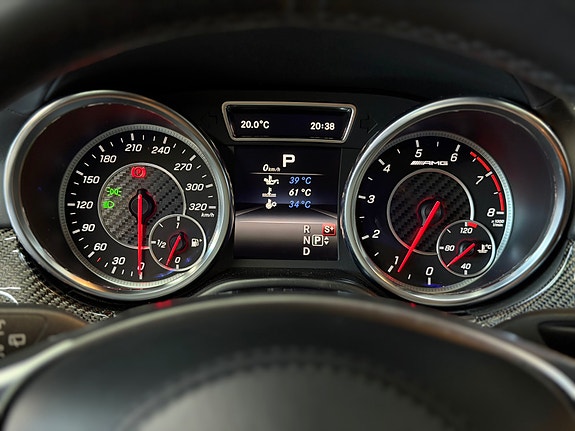 Mercedes-Benz GLS63 17 of 23
