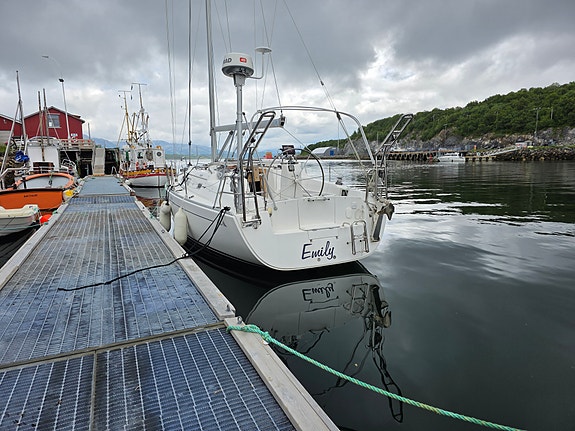 Hanse 370 selgest  Ny pris 830000 5 of 5