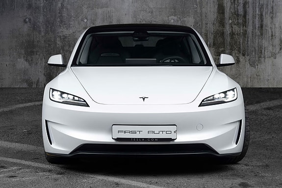 Tesla Model 3 5 of 5