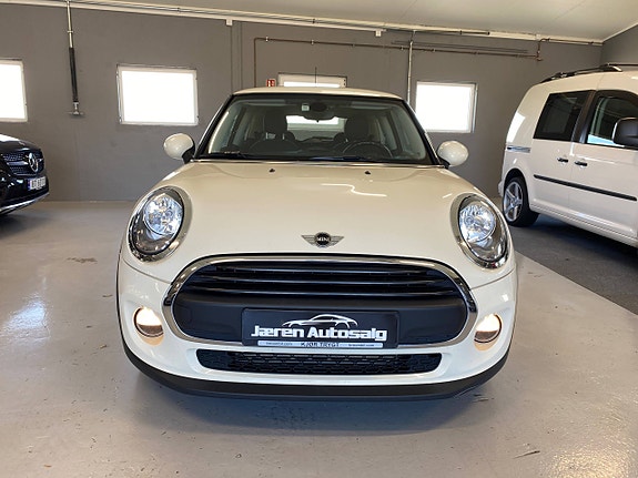 MINI One 2 of 5