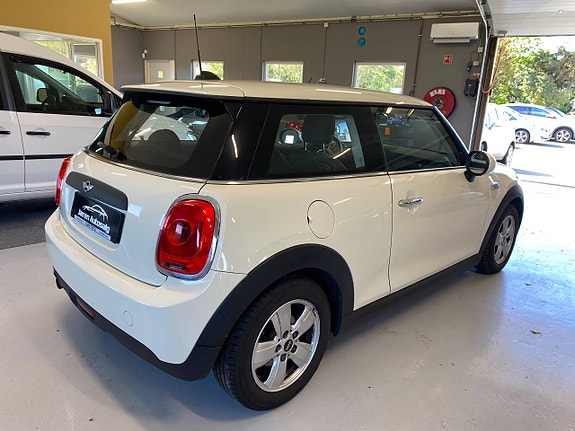 MINI One 4 of 5