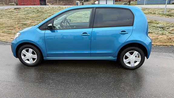 Volkswagen UP! 4 of 5