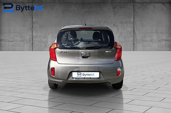Kia Picanto 4 of 5