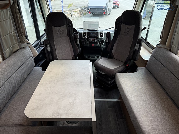 Knaus LIVE I 900 MEG - Romslig og velholdt bil - Lav KM! 9 of 30
