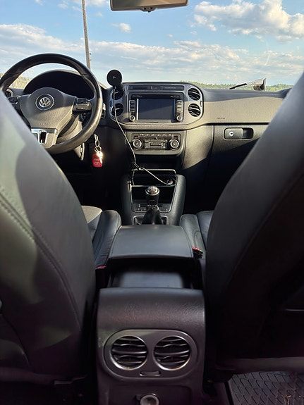 Volkswagen Tiguan 14 of 16