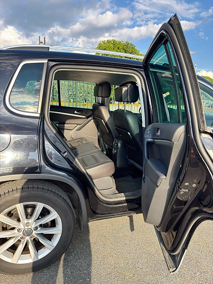 Volkswagen Tiguan 12 of 16