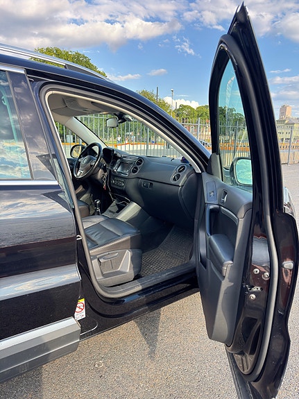 Volkswagen Tiguan 10 of 16