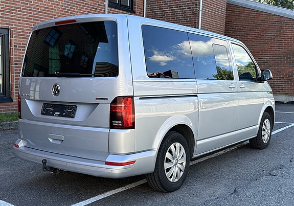 Volkswagen Kombi 3 of 5