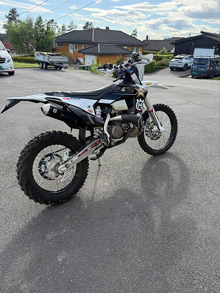 Husqvarna TE 300i 4 of 5