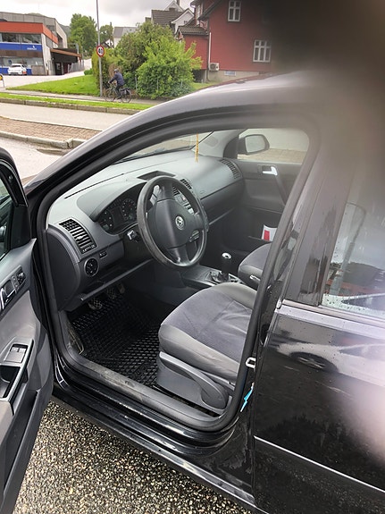 Volkswagen Polo Cross 3 of 5