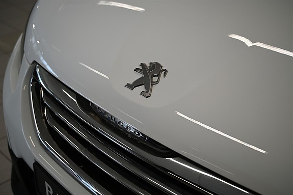 Peugeot 2008 8 of 30