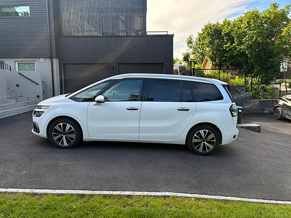Citroen C4 Picasso 3 of 5