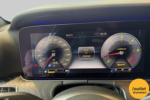 Mercedes-Benz E400 d 18 of 26