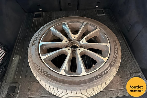 Mercedes-Benz E400 d 10 of 26