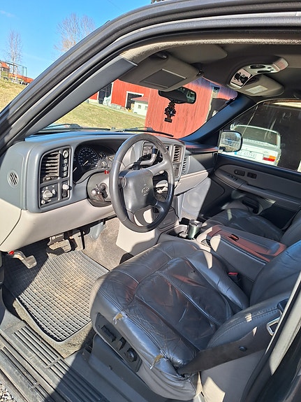 Chevrolet Tahoe 3 of 5