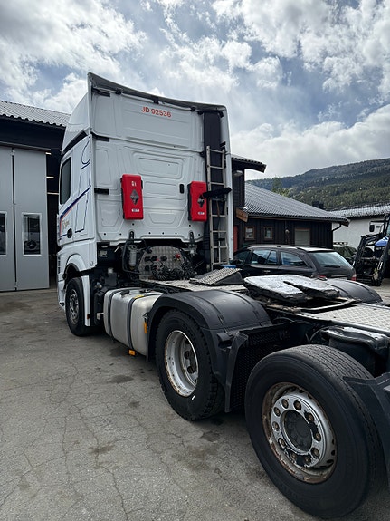 Mercedes-Benz Actros 2553 7 of 7