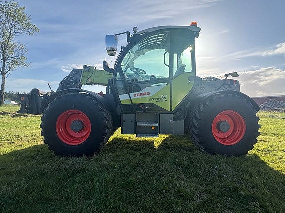 CLAAS Scorpion 741 Varipower 2 of 5