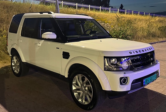 Land Rover Discovery 4 2 of 30
