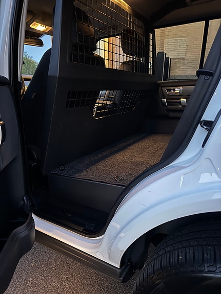 Land Rover Discovery 4 28 of 30