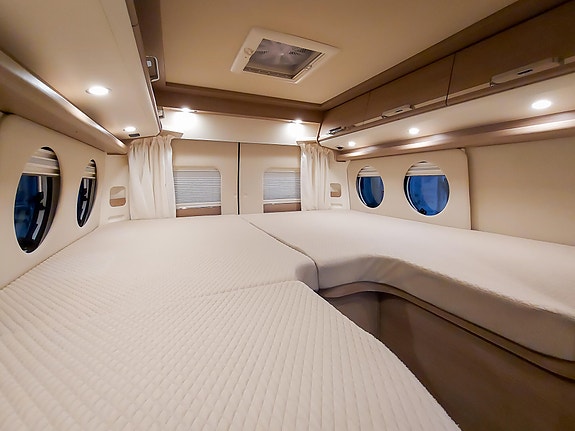 Malibu by Carthago Van 640 3 of 21