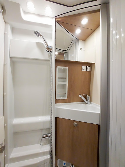 Malibu by Carthago Van 640 5 of 21