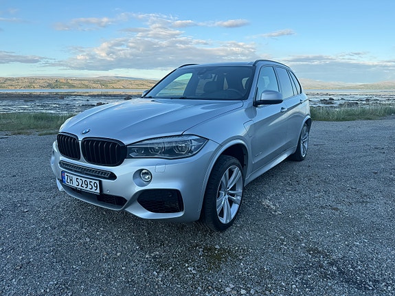 BMW X5 2 of 5