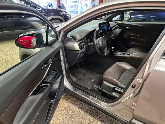 Toyota C-HR 10 of 30