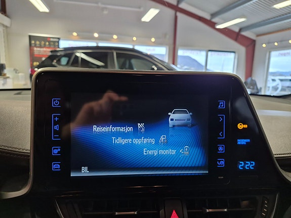 Toyota C-HR 22 of 30