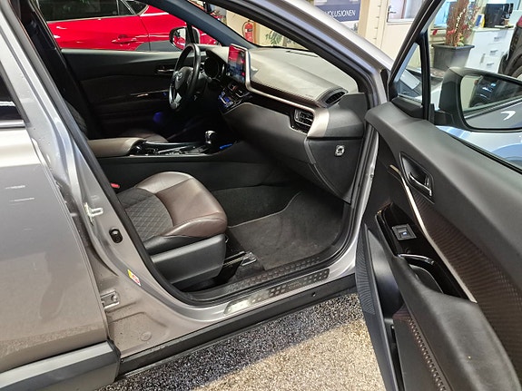 Toyota C-HR 29 of 30