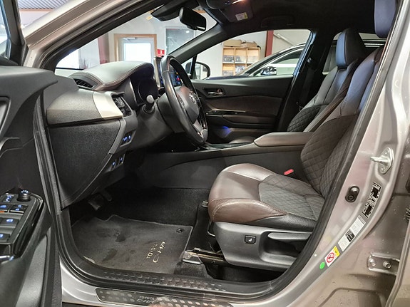 Toyota C-HR 11 of 30