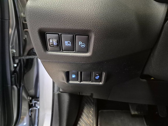 Toyota C-HR 13 of 30