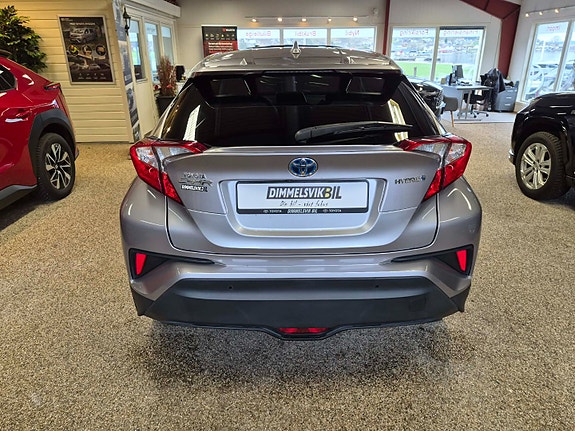 Toyota C-HR 5 of 30
