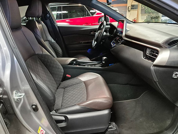Toyota C-HR 30 of 30