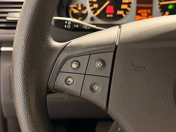 Mercedes-Benz B180 16 of 26