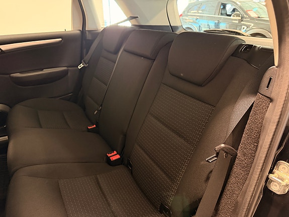 Mercedes-Benz B180 25 of 26