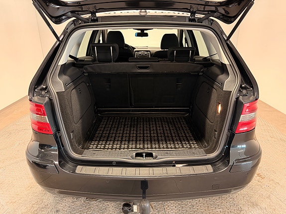 Mercedes-Benz B180 12 of 26