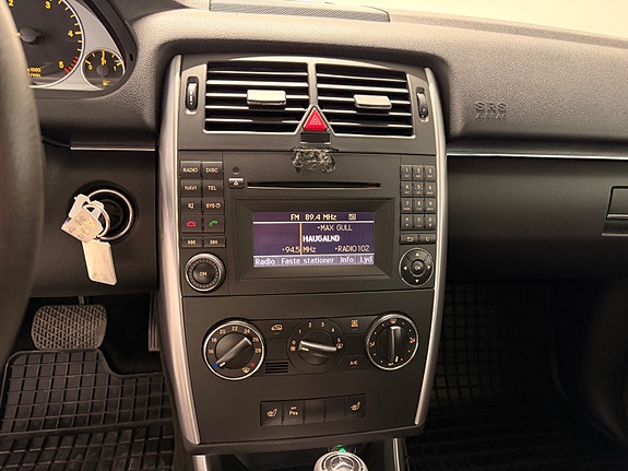 Mercedes-Benz B180 21 of 26
