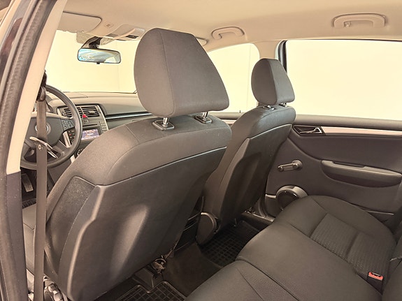 Mercedes-Benz B180 24 of 26