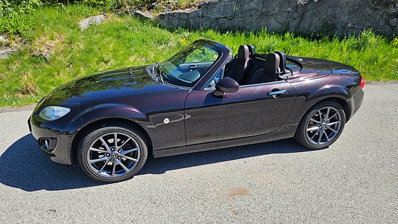 Mazda MX-5 2 of 5