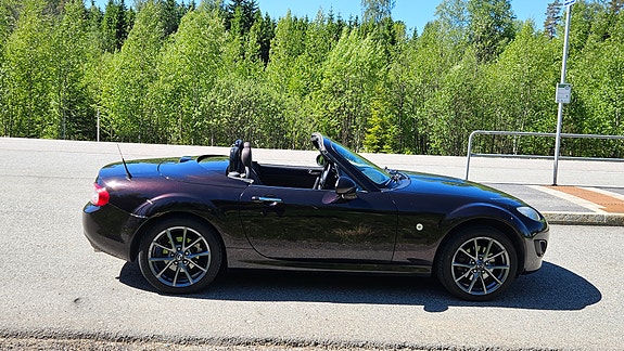 Mazda MX-5 8 of 29