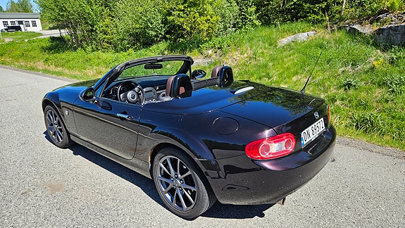 Mazda MX-5 4 of 5