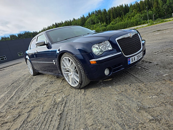 Chrysler 300C 7 of 23