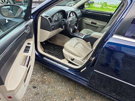 Chrysler 300C 22 of 23