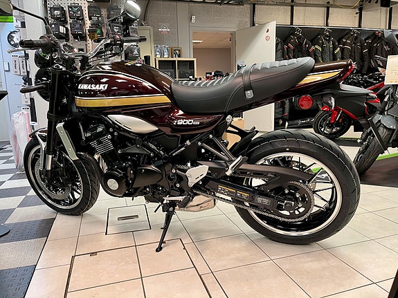 Kawasaki Z900RS 6 of 7